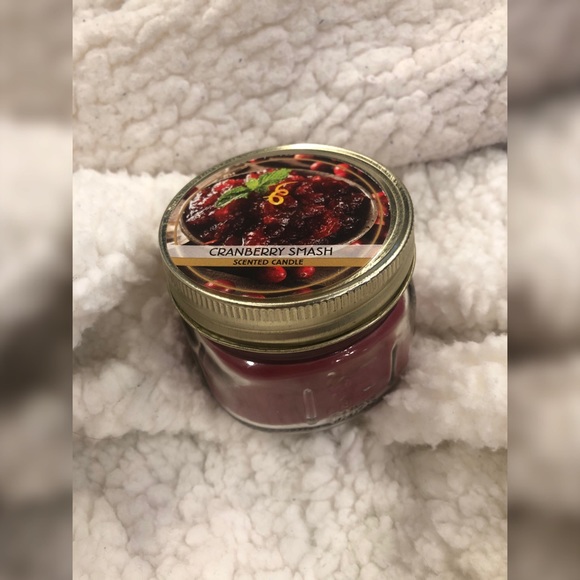 Old Williamsburgh Candle Corp. Other - ❄️3/$12❄️ Cranberry Smash candle
